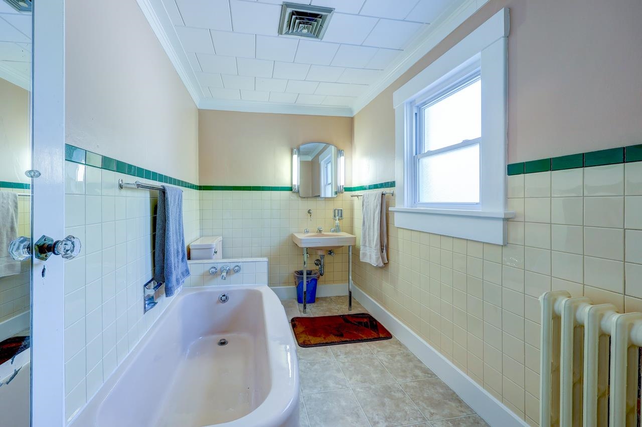 811 E 10th Ave, Winfield, Kansas image 24