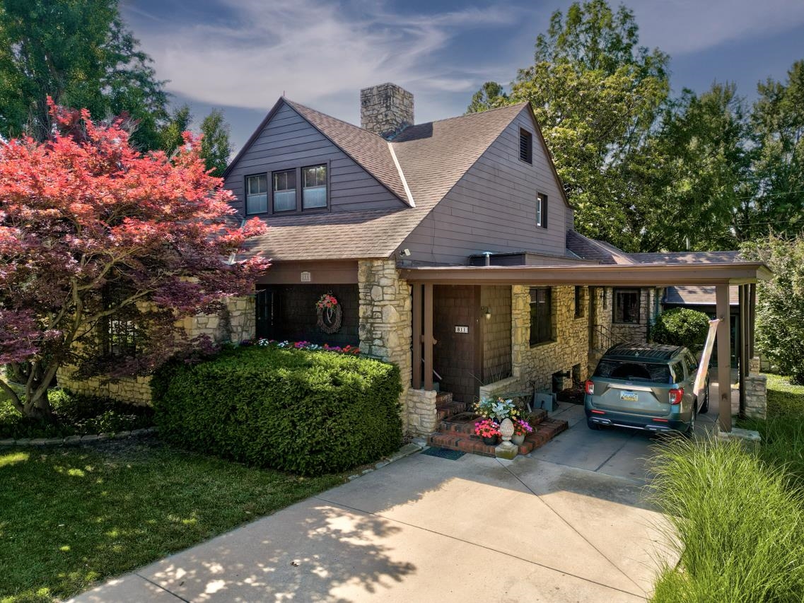811 E 10th Ave, Winfield, Kansas image 2