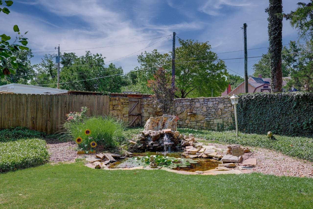 811 E 10th Ave, Winfield, Kansas image 30