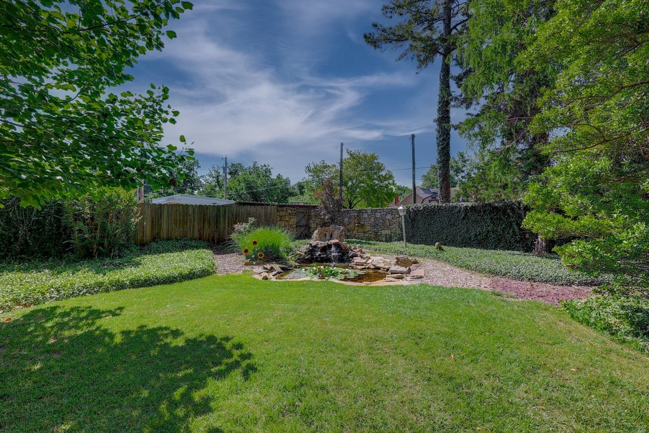 811 E 10th Ave, Winfield, Kansas image 29