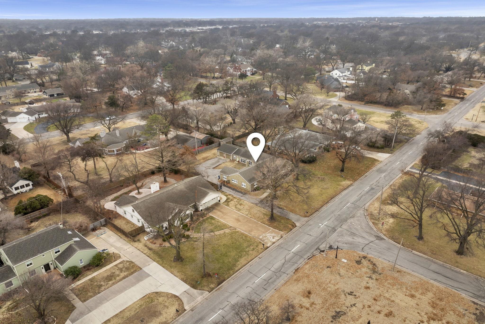 15 E Huntington Ave, Eastborough, Kansas image 30