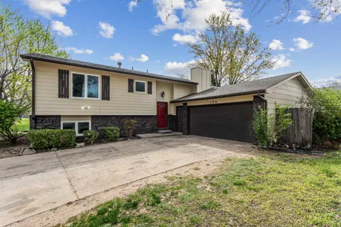 106 N Summitlawn Cir, Wichita, KS 67212 - MLS#: 653495