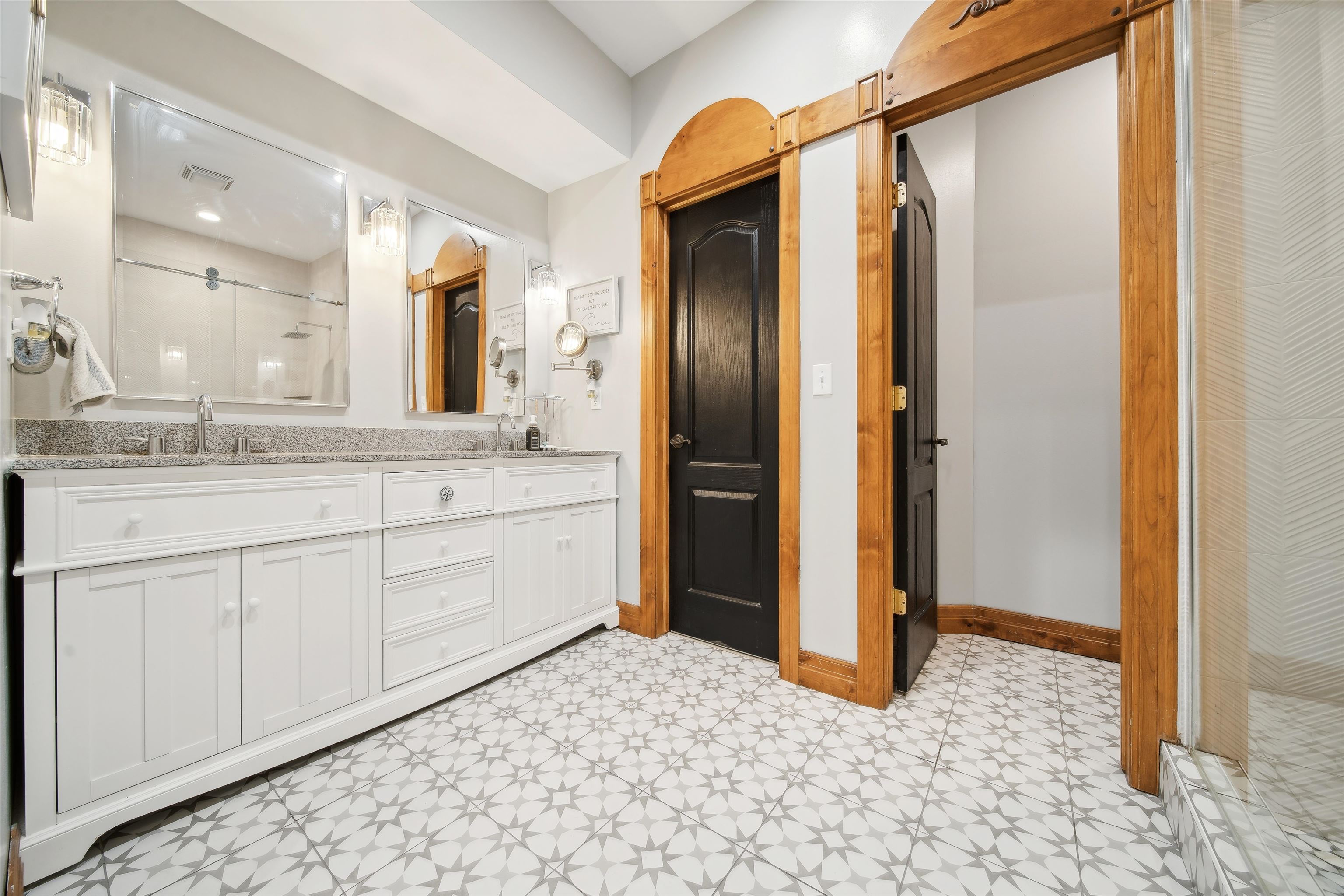 3127 N Lakecrest Cir, Wichita, Kansas image 13