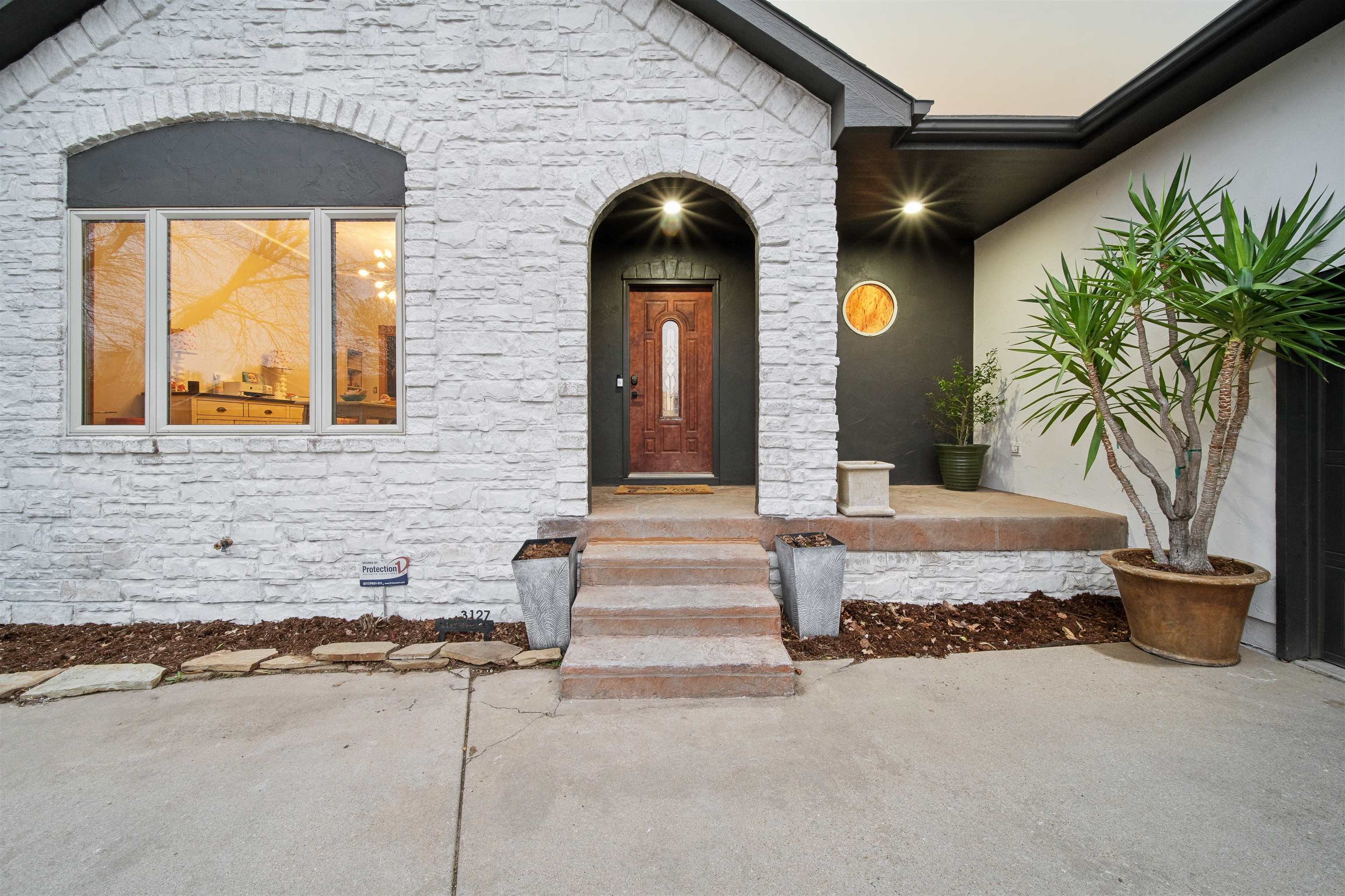3127 N Lakecrest Cir, Wichita, Kansas image 3