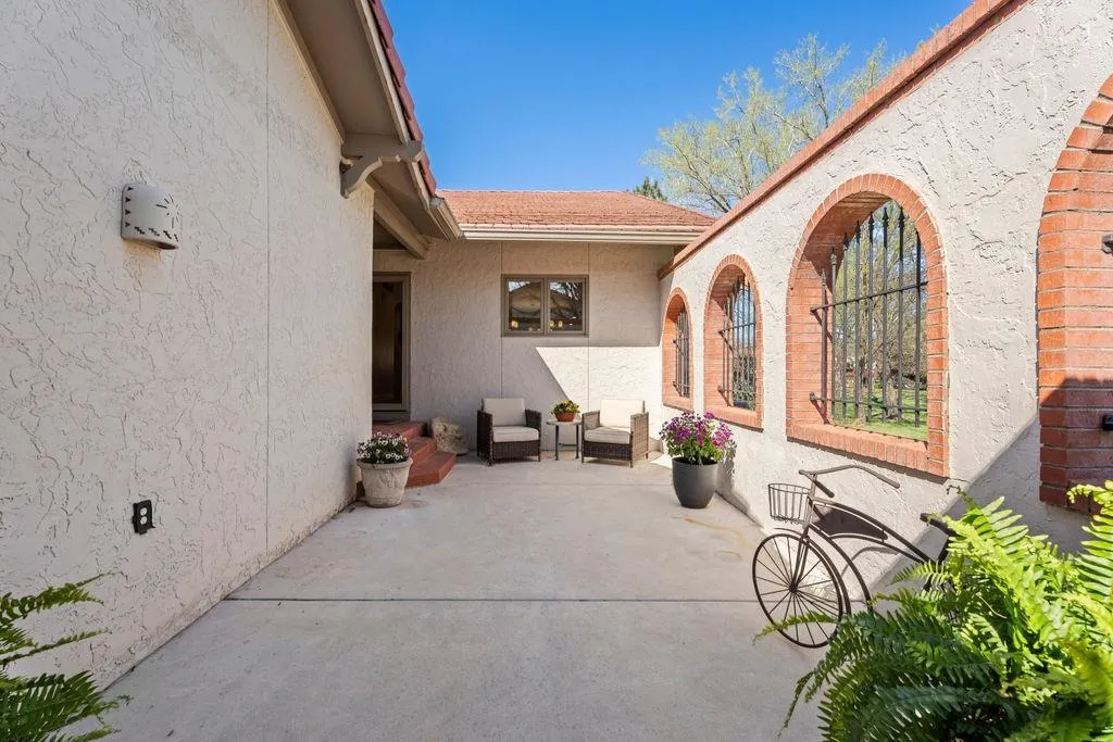 Wichita, Kansas 67230, United States, 3 Bedrooms Bedrooms, ,3 BathroomsBathrooms,Residential,Pending,101320