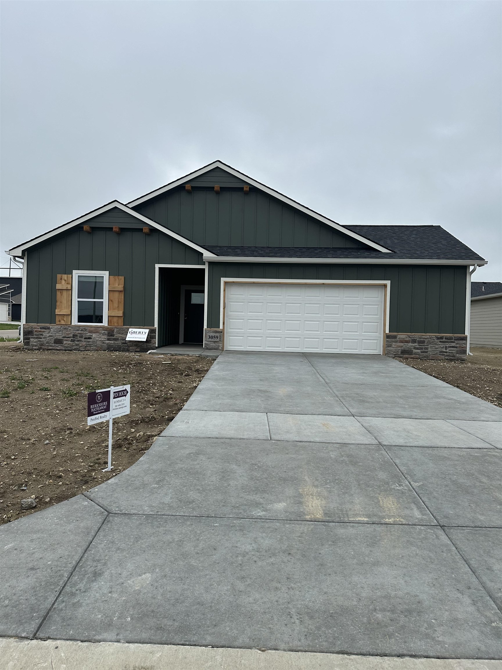 3059 E Highridge Ct, Park City, Kansas image 1