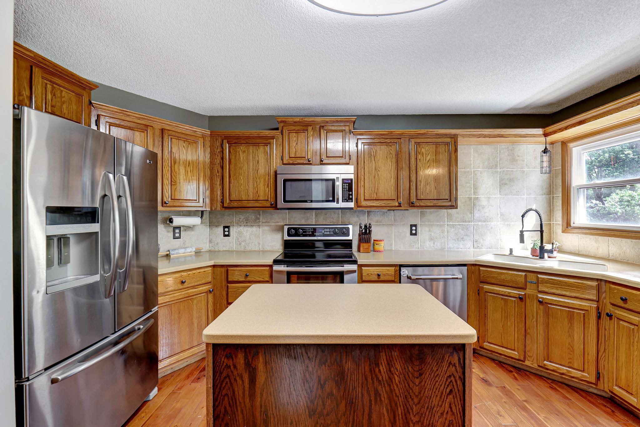 1630 N Pine Grove St, Wichita, Kansas image 8