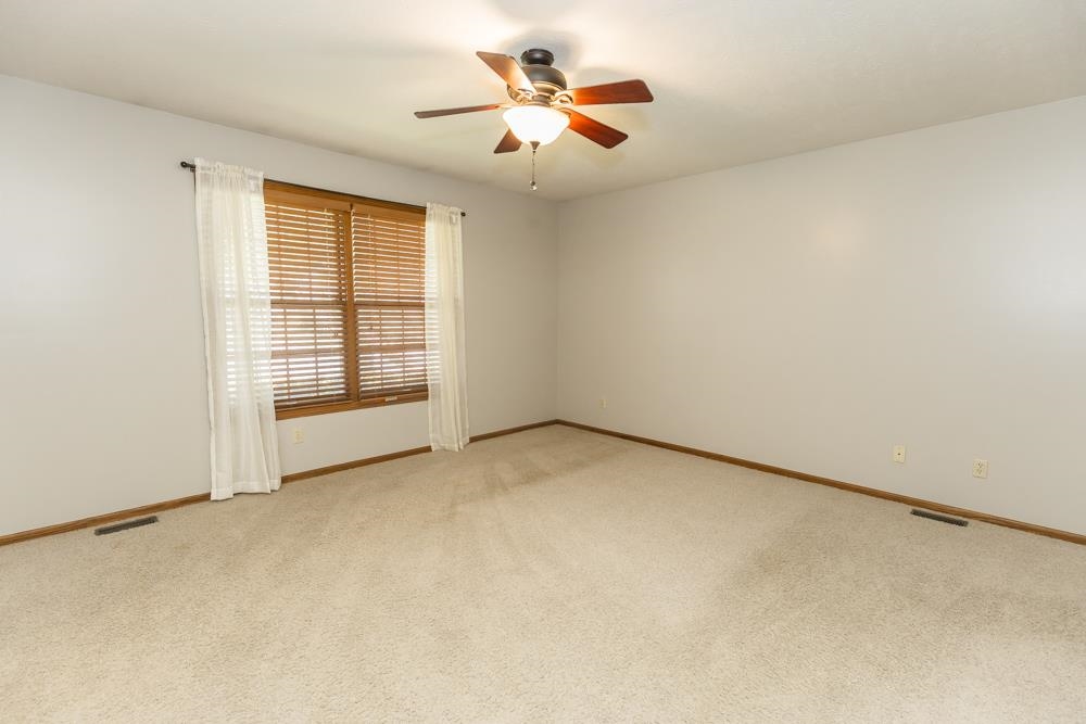814 Post Oak Ln, Salina, Kansas image 6