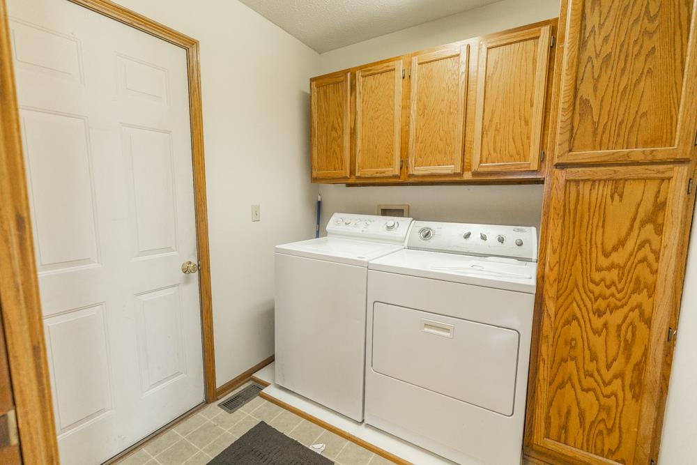 814 Post Oak Ln, Salina, Kansas image 5