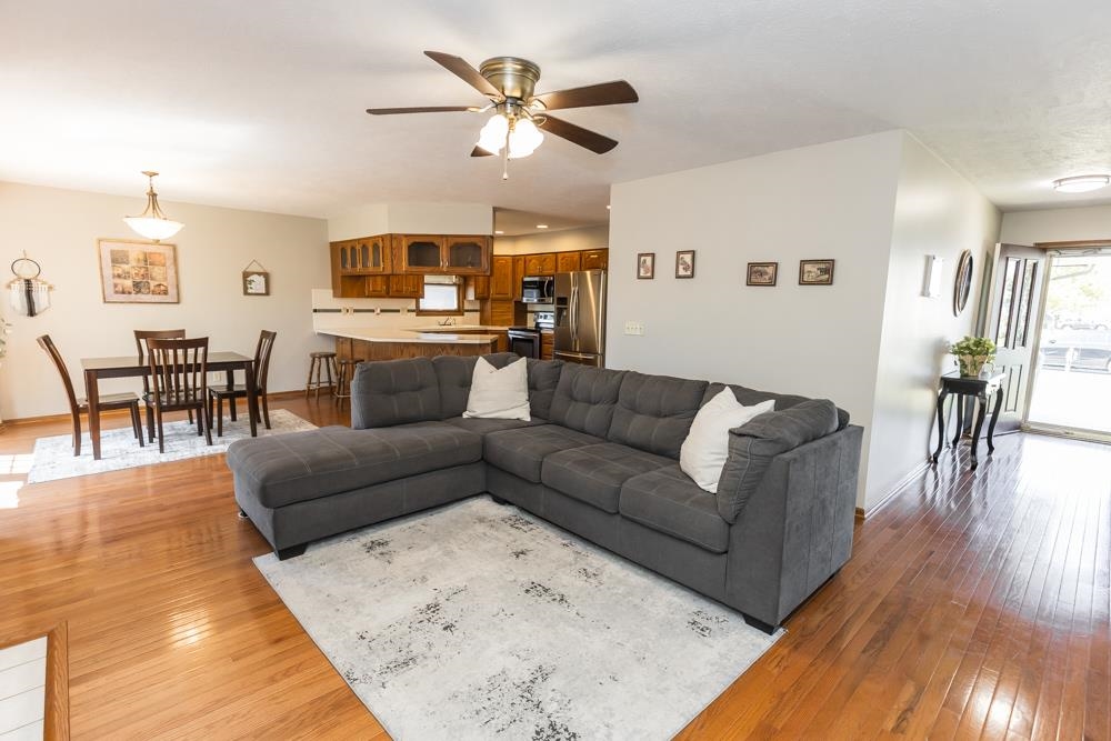 814 Post Oak Ln, Salina, Kansas image 3