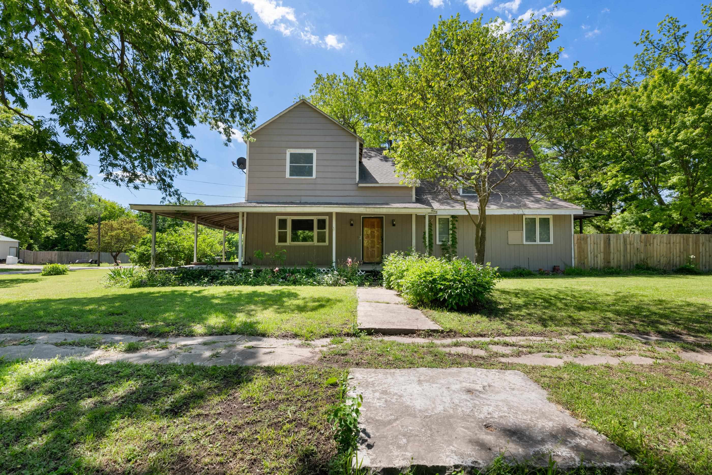 401 Walnut St, Marion, Kansas image 1