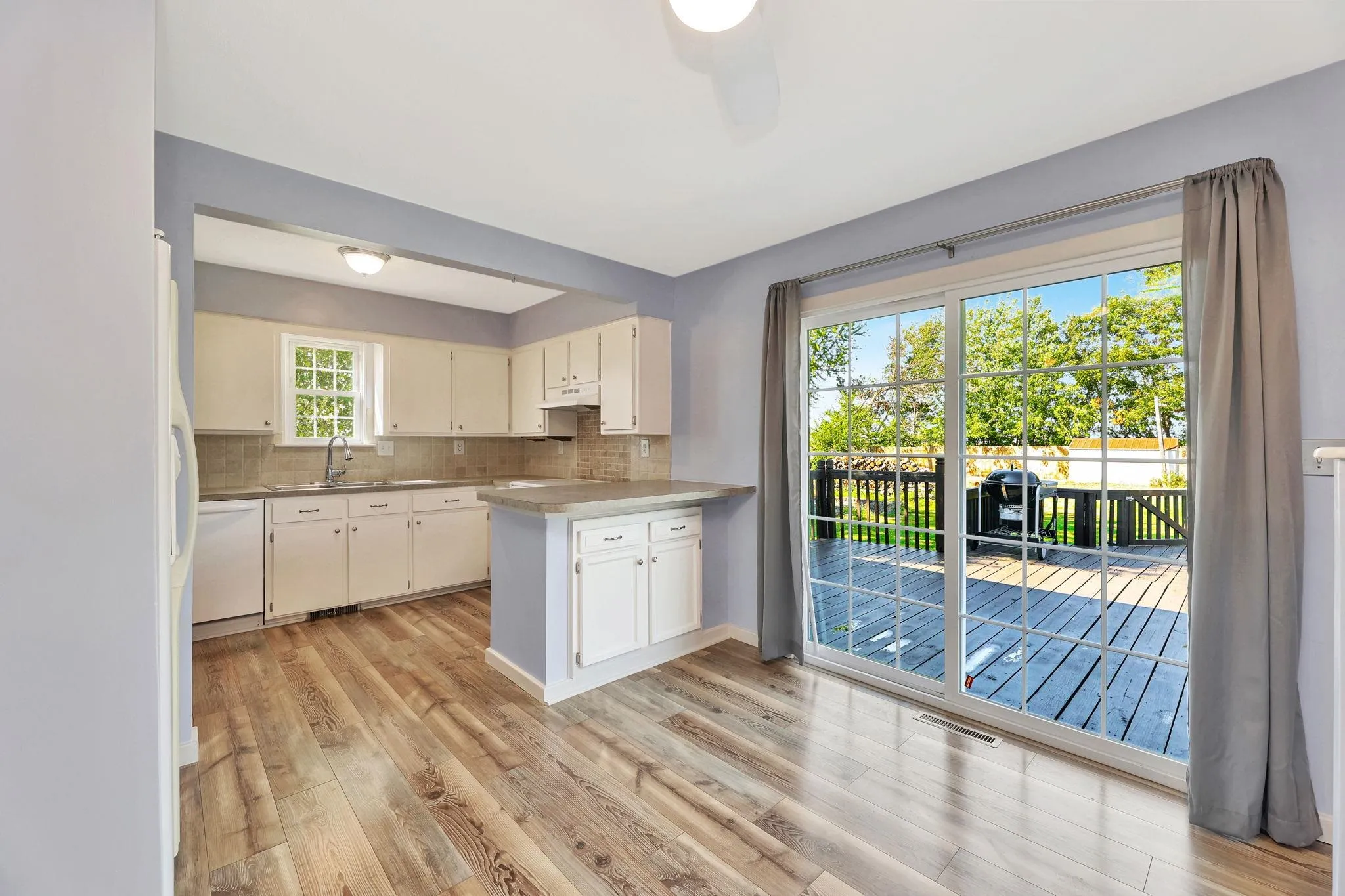 Peck, Kansas 67120, United States, 4 Bedrooms Bedrooms, ,2 BathroomsBathrooms,Residential,Pending,44460