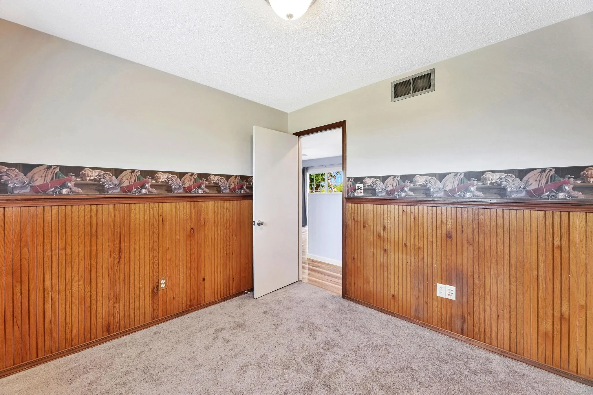 Peck, Kansas 67120, United States, 4 Bedrooms Bedrooms, ,2 BathroomsBathrooms,Residential,Pending,44460