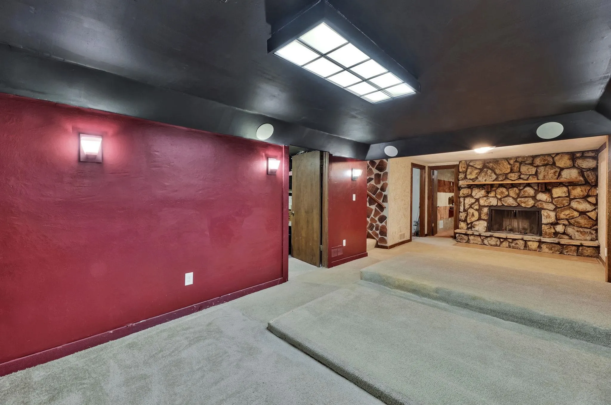 Peck, Kansas 67120, United States, 4 Bedrooms Bedrooms, ,2 BathroomsBathrooms,Residential,Pending,44460