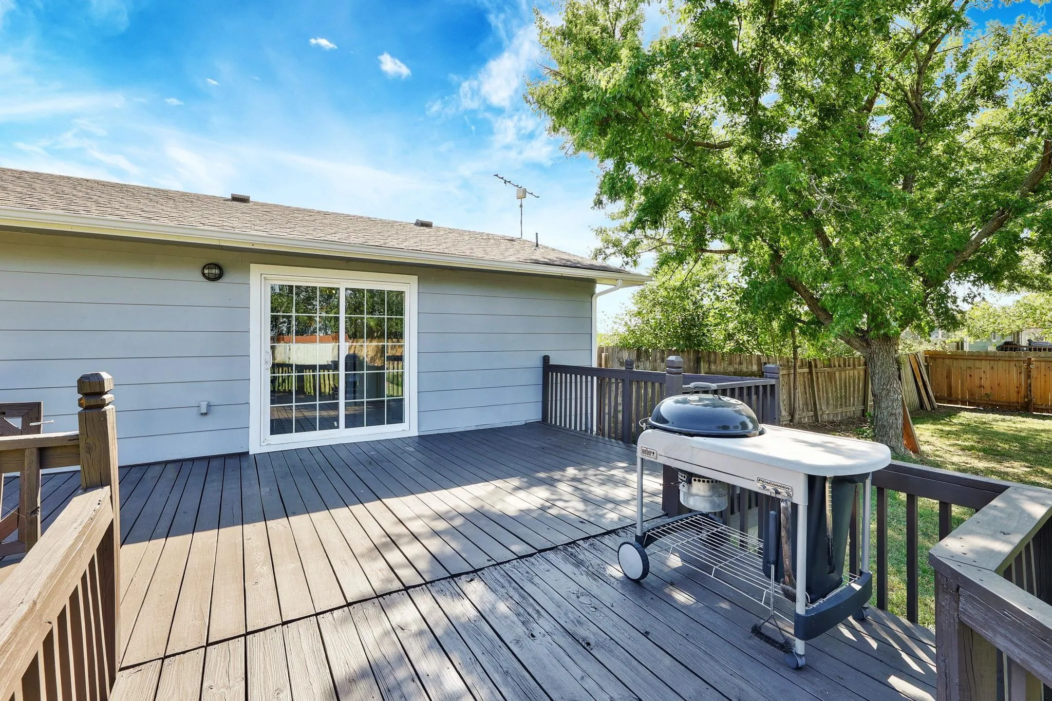 Peck, Kansas 67120, United States, 4 Bedrooms Bedrooms, ,2 BathroomsBathrooms,Residential,Pending,44460