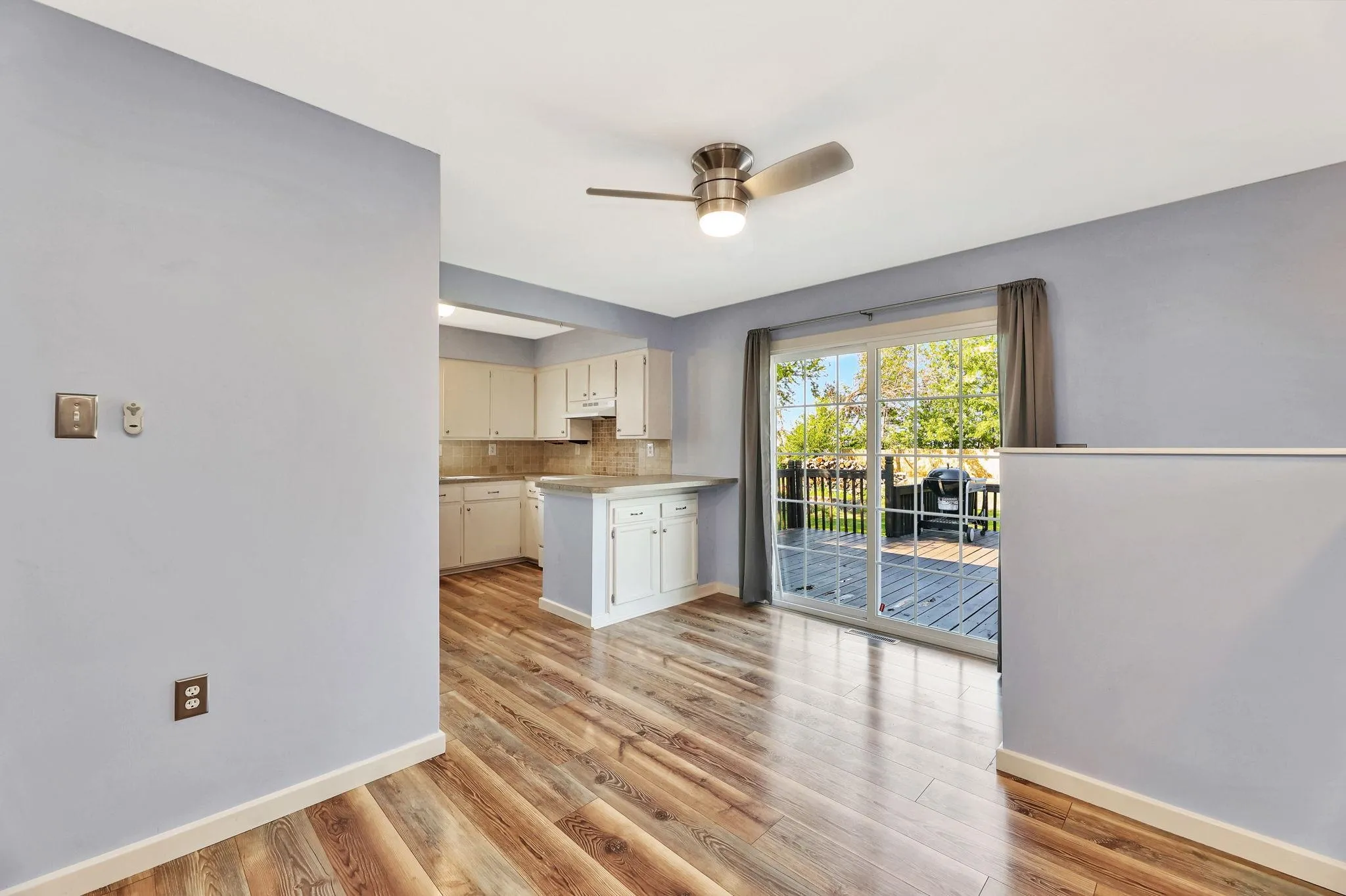 Peck, Kansas 67120, United States, 4 Bedrooms Bedrooms, ,2 BathroomsBathrooms,Residential,Pending,44460