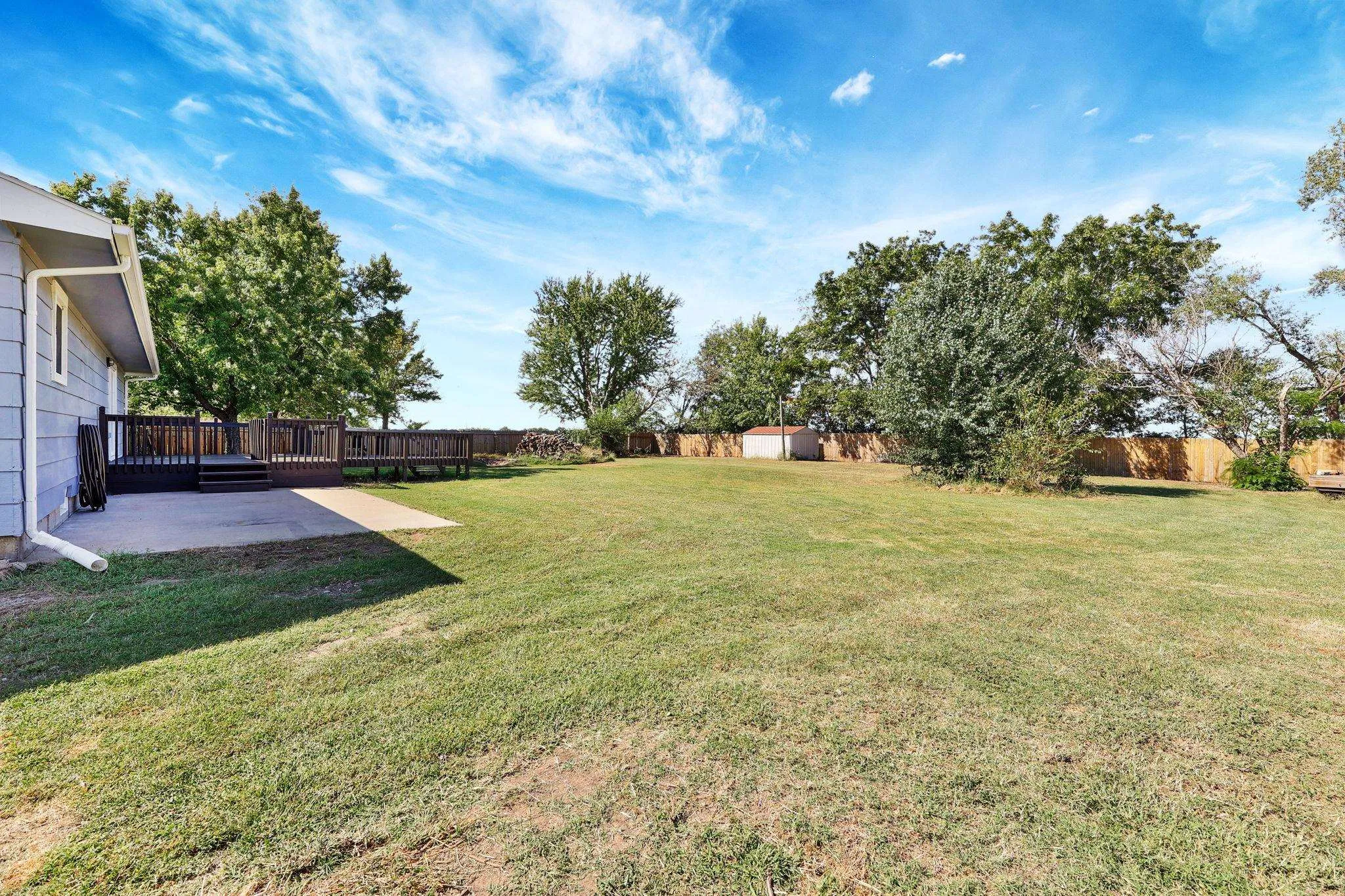 Peck, Kansas 67120, United States, 4 Bedrooms Bedrooms, ,2 BathroomsBathrooms,Residential,Pending,44460