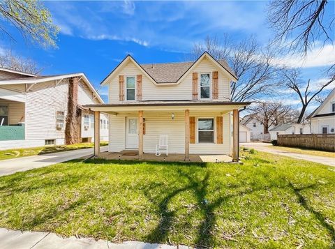 Homes For Sale - 810 State St<br/> Augusta, KS 67010