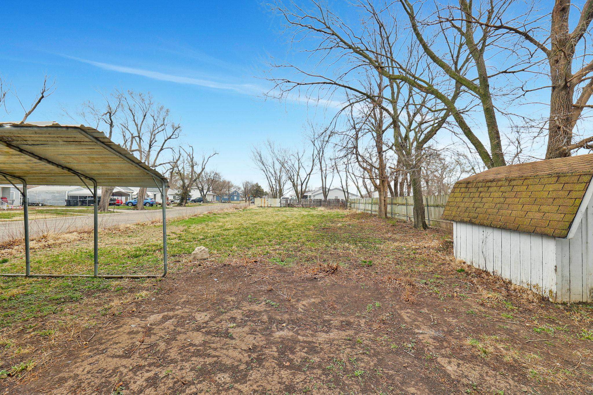 924 N Logan St, Newton, Kansas image 30
