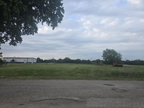 Vacant Land For Sale - 3400 Central Ave<br/> Cowley County, Winfield, KS 67156