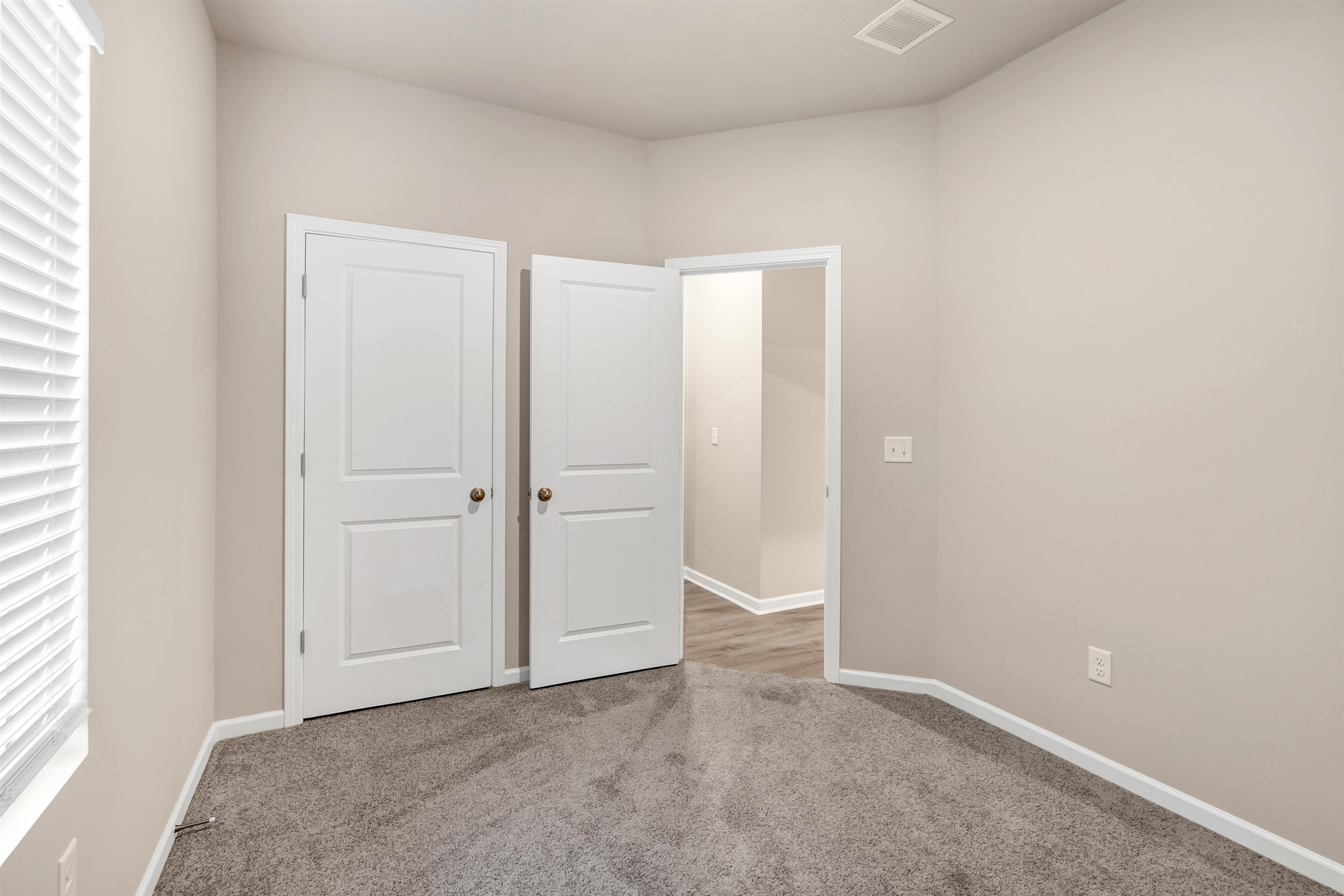 2852 S Maize Ct, Wichita, Kansas image 11