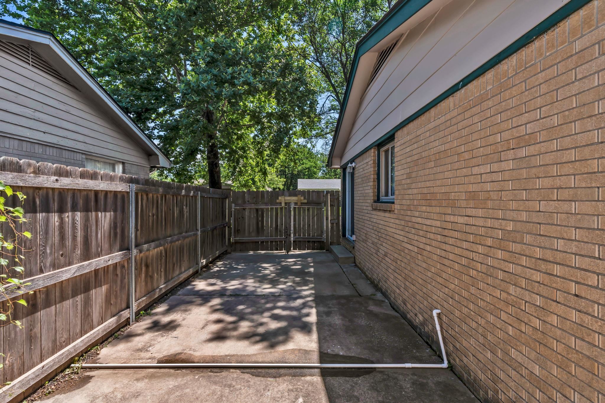 Derby, Kansas 67037, United States, 3 Bedrooms Bedrooms, ,1 BathroomBathrooms,Residential,Pending,55144