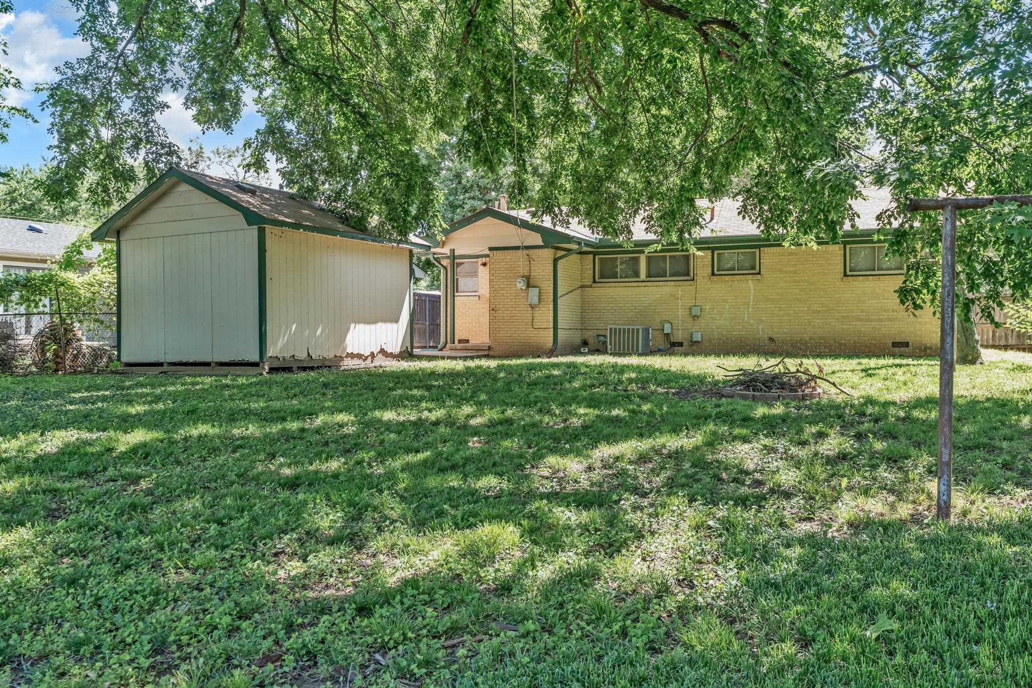 Derby, Kansas 67037, United States, 3 Bedrooms Bedrooms, ,1 BathroomBathrooms,Residential,Pending,55144