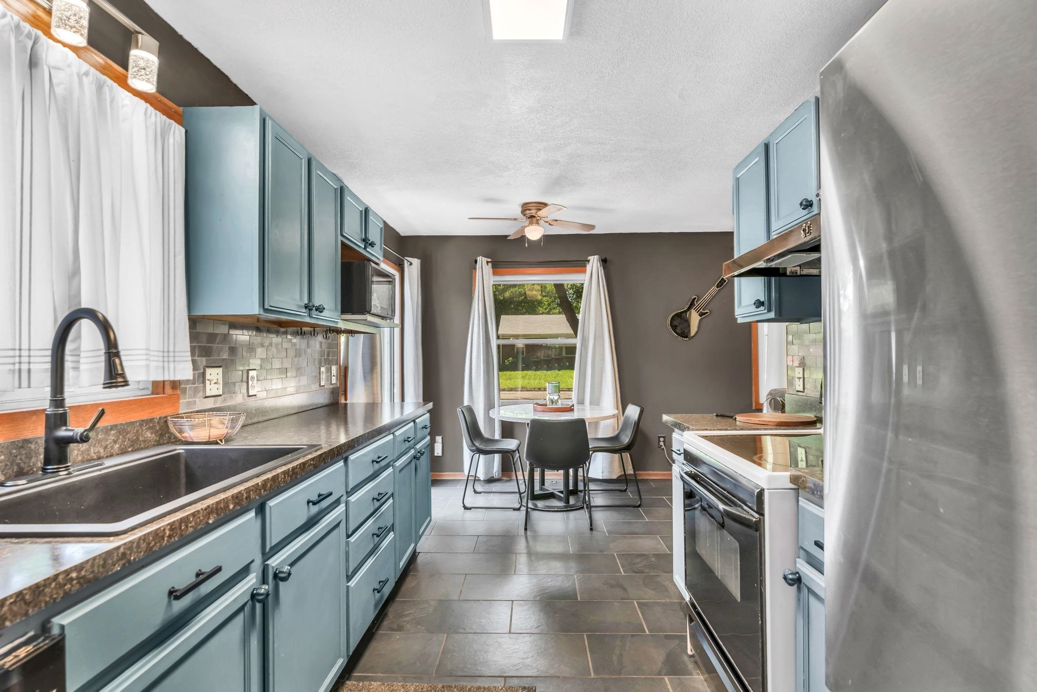 Derby, Kansas 67037, United States, 3 Bedrooms Bedrooms, ,1 BathroomBathrooms,Residential,Pending,55144