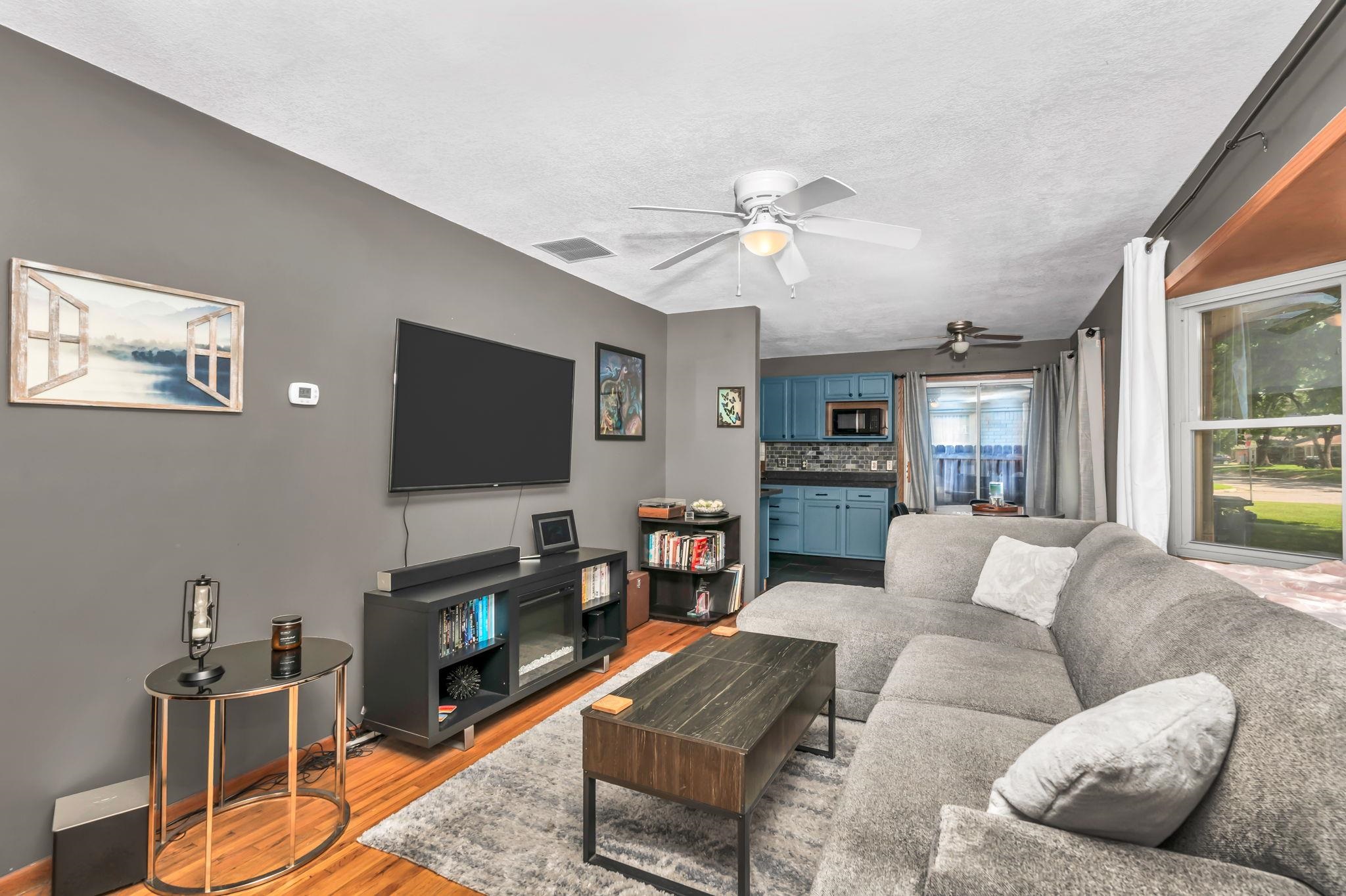 Derby, Kansas 67037, United States, 3 Bedrooms Bedrooms, ,1 BathroomBathrooms,Residential,Pending,55144