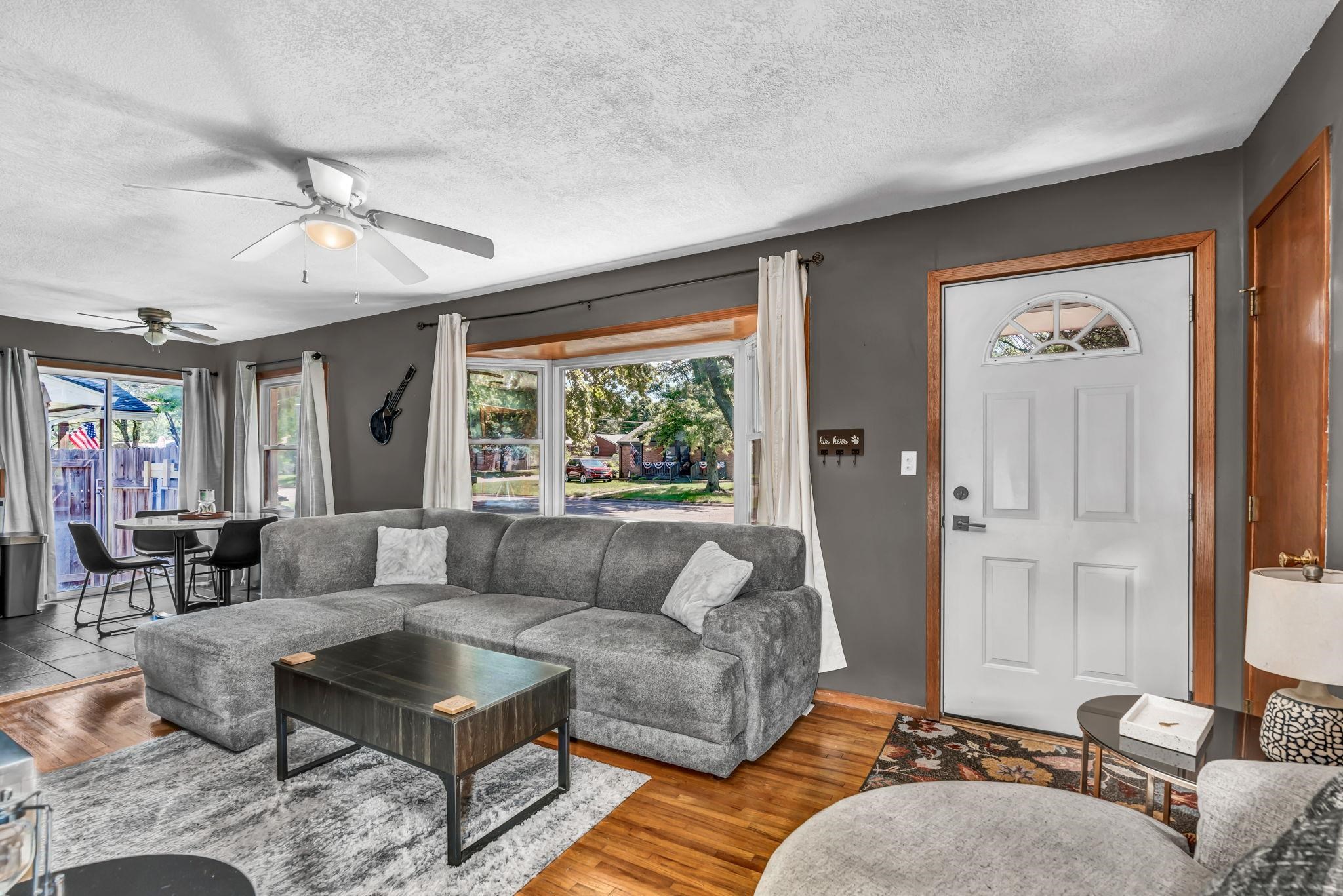 Derby, Kansas 67037, United States, 3 Bedrooms Bedrooms, ,1 BathroomBathrooms,Residential,Pending,55144