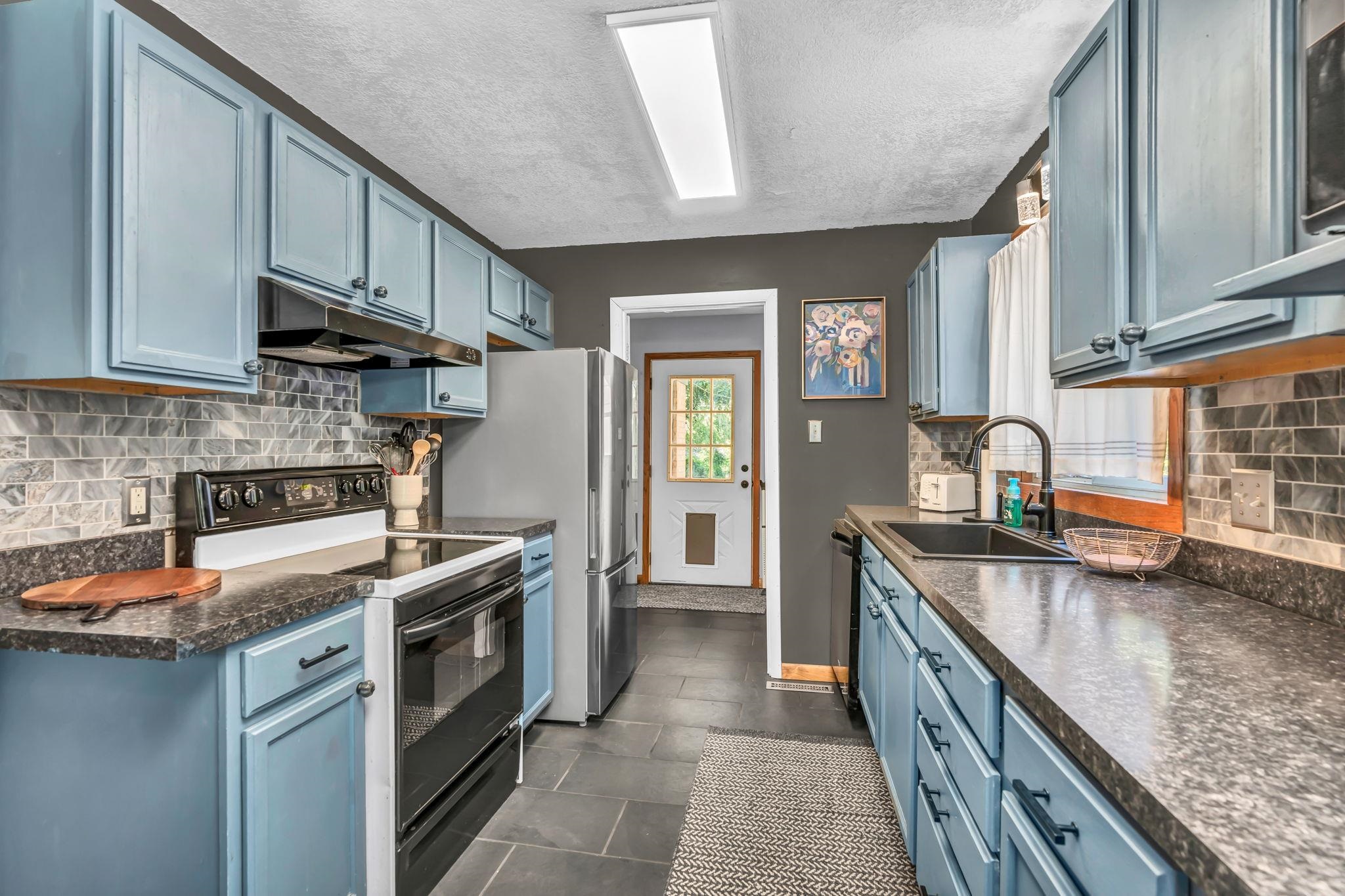 Derby, Kansas 67037, United States, 3 Bedrooms Bedrooms, ,1 BathroomBathrooms,Residential,Pending,55144