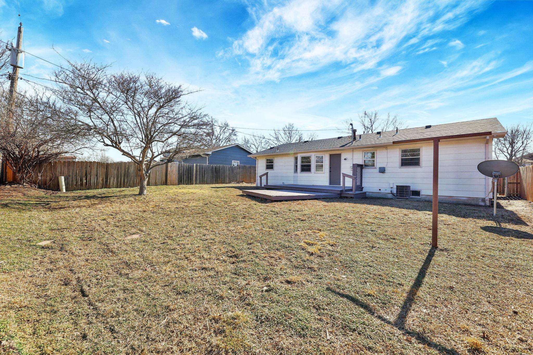 Wichita, Kansas 67207, United States, 3 Bedrooms Bedrooms, ,2 BathroomsBathrooms,Residential,Pending,65700