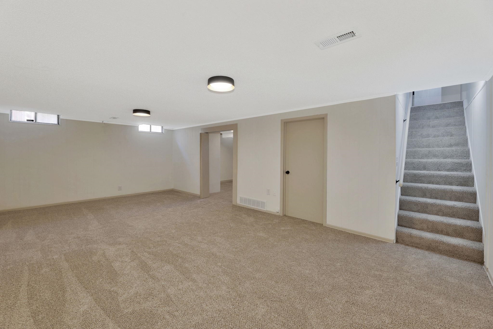 Wichita, Kansas 67207, United States, 3 Bedrooms Bedrooms, ,2 BathroomsBathrooms,Residential,Pending,65700