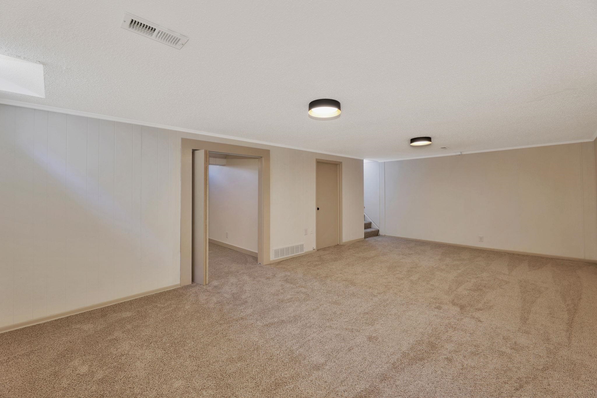 Wichita, Kansas 67207, United States, 3 Bedrooms Bedrooms, ,2 BathroomsBathrooms,Residential,Pending,65700