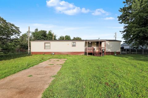 Mobile Home For Sale - 1635 S Vine St<br/> Wichita, KS 67213