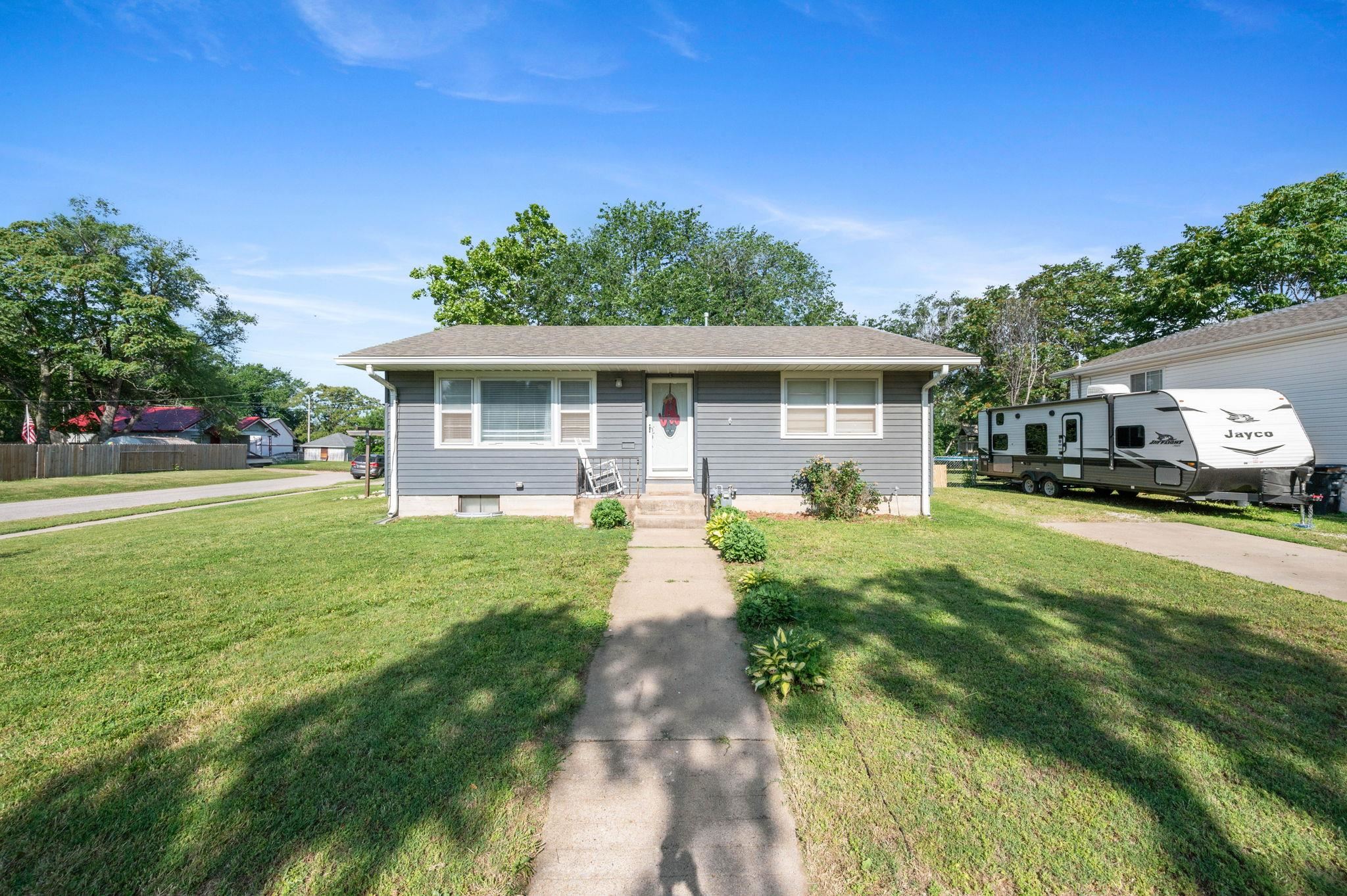 723 S High St, El Dorado, Kansas image 1