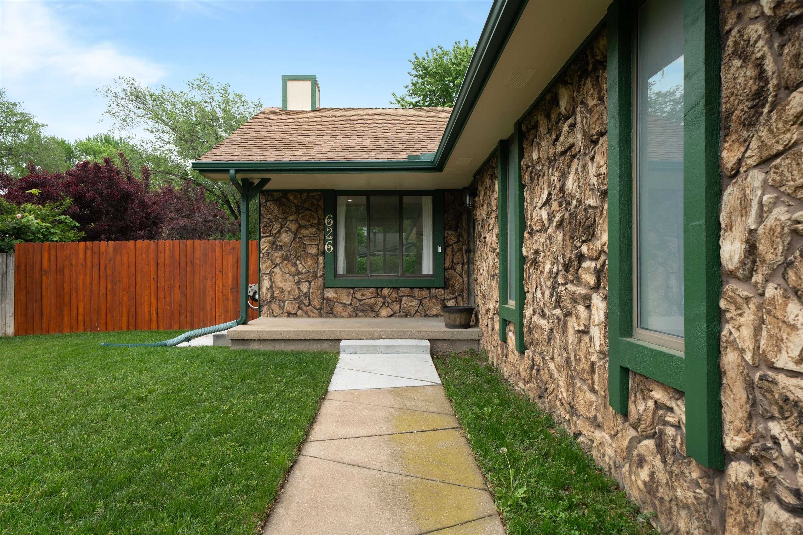 626 N Oak Forest Ln, Derby, Kansas image 3