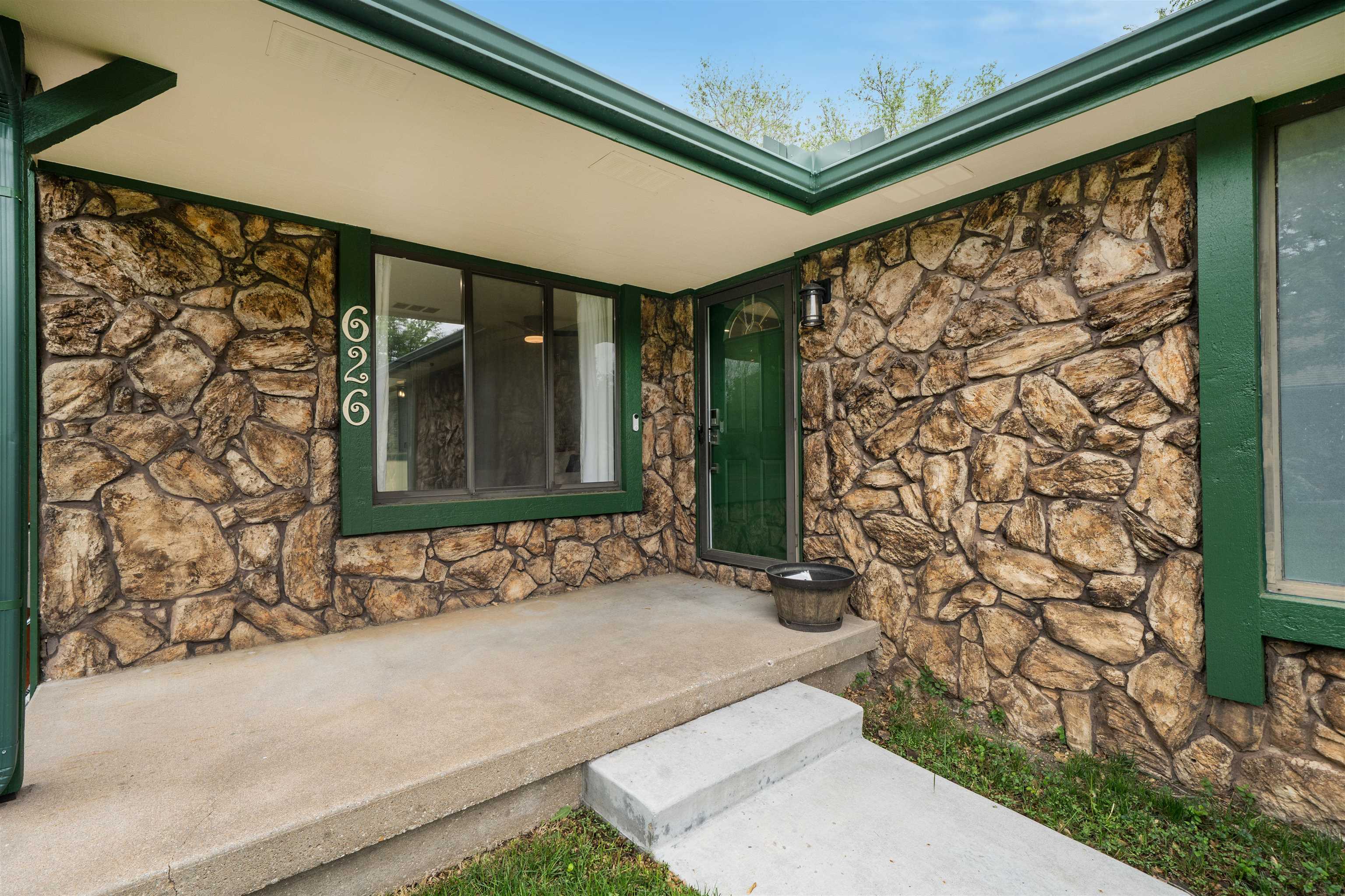626 N Oak Forest Ln, Derby, Kansas image 4