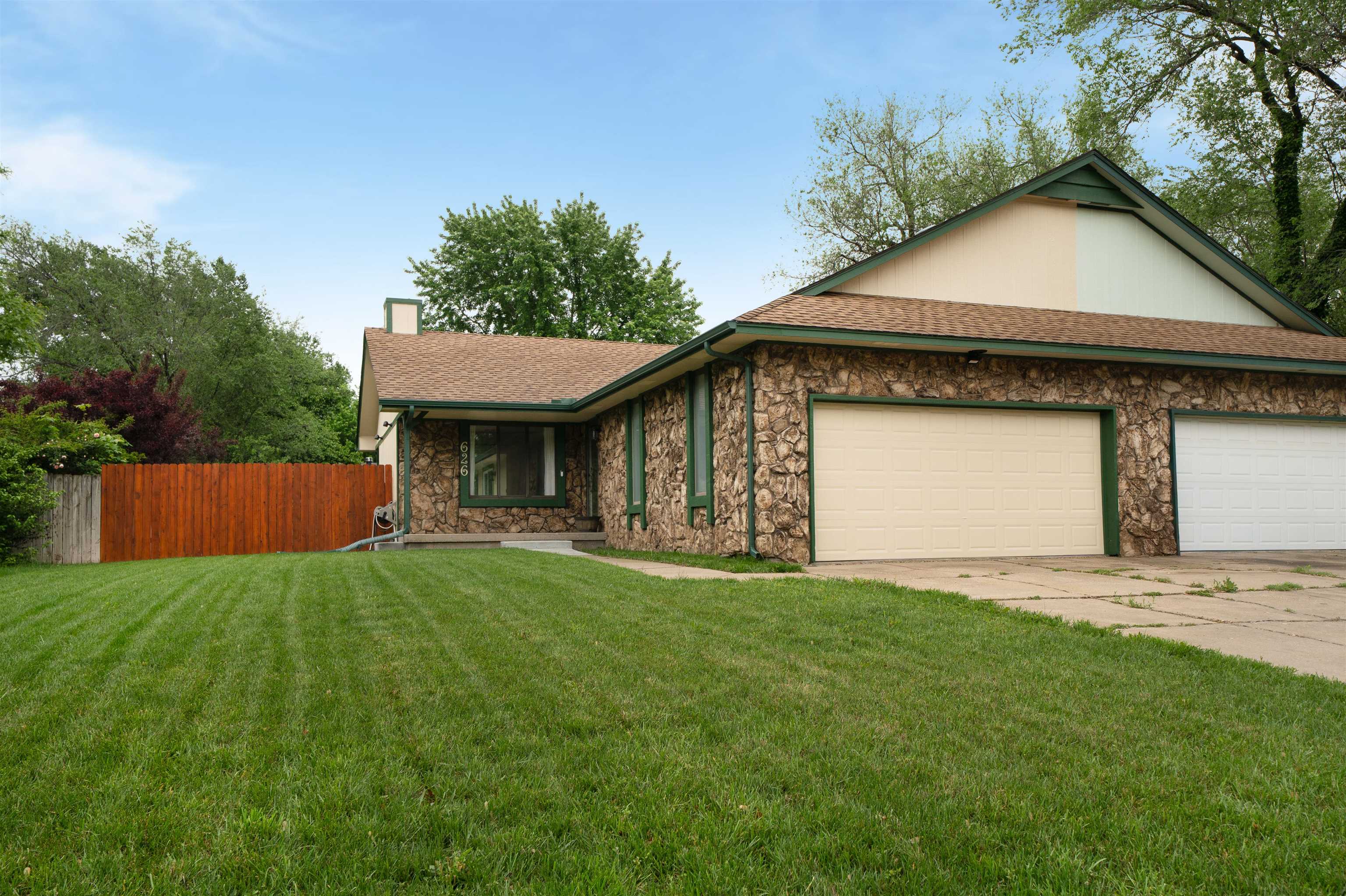 626 N Oak Forest Ln, Derby, Kansas image 1