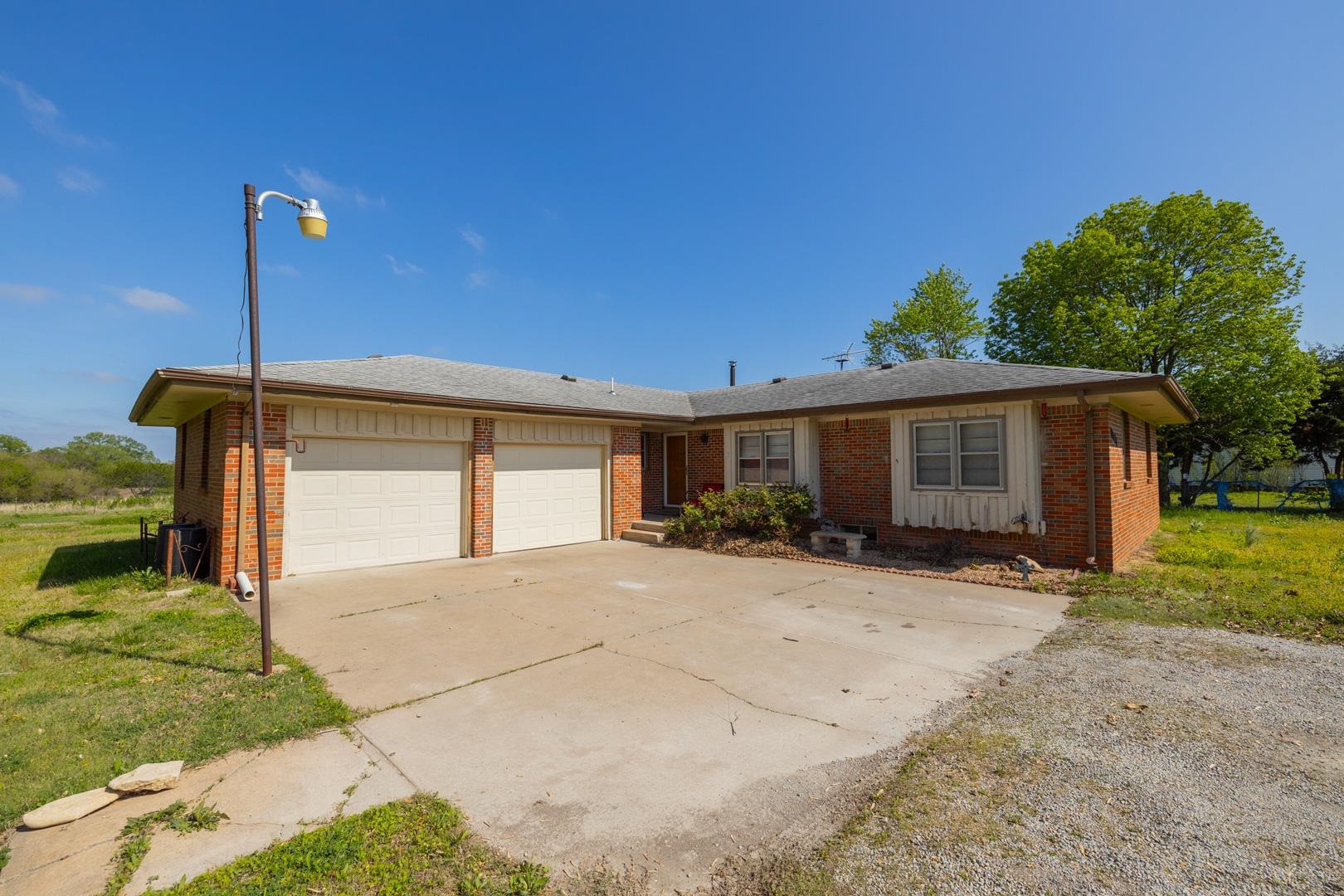 12626 SW Thunder Rd, Augusta, Kansas image 2