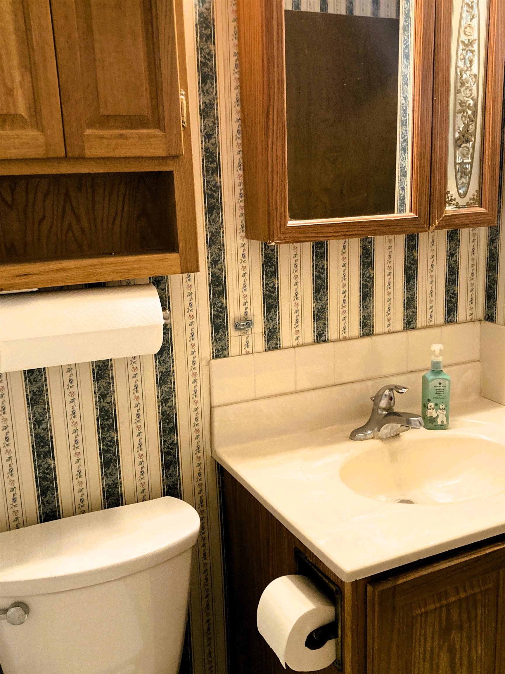 Newton, Kansas 67114, United States, 3 Bedrooms Bedrooms, ,2 BathroomsBathrooms,Residential,Pending,62512