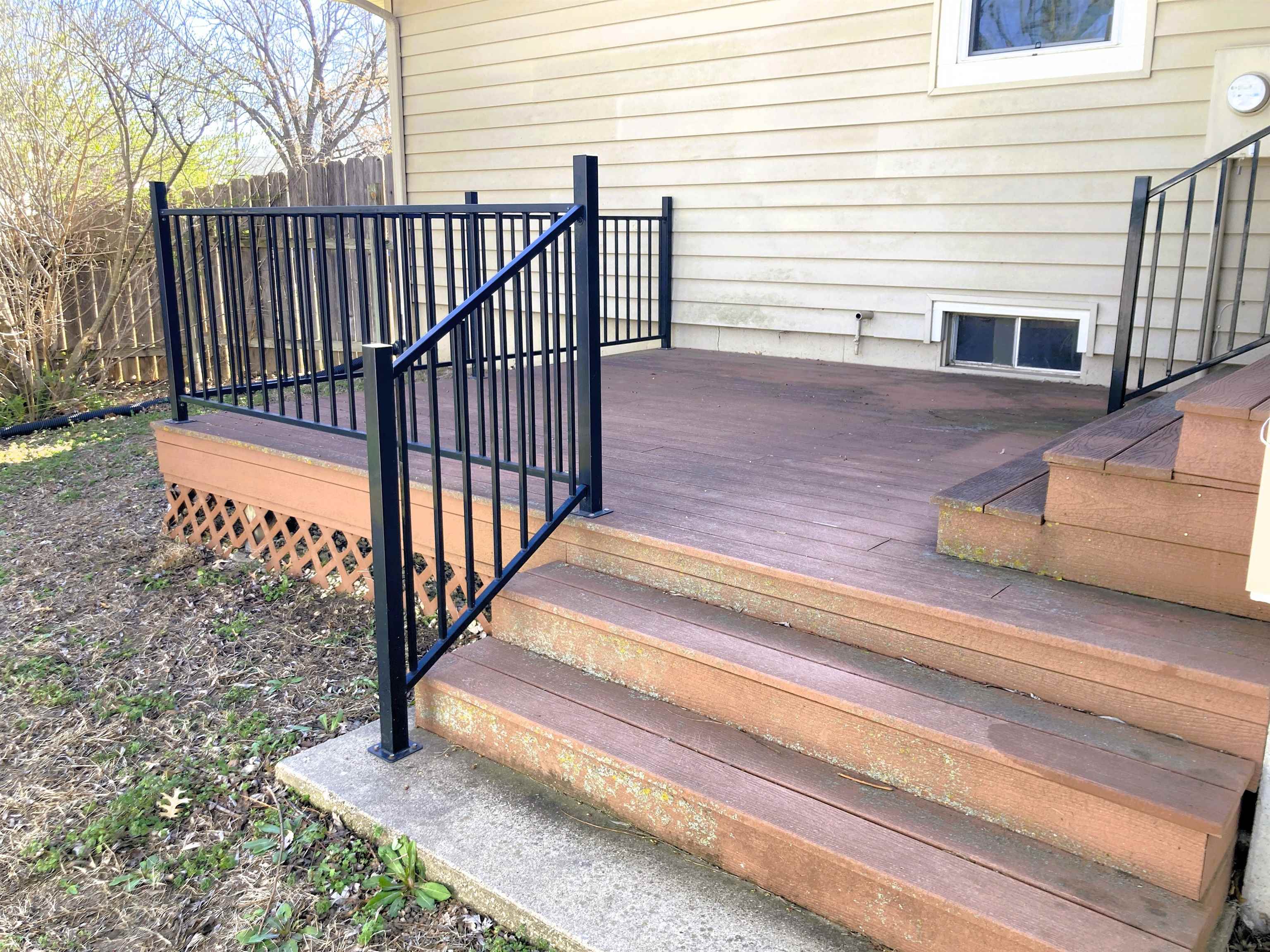 Newton, Kansas 67114, United States, 3 Bedrooms Bedrooms, ,2 BathroomsBathrooms,Residential,Pending,62512