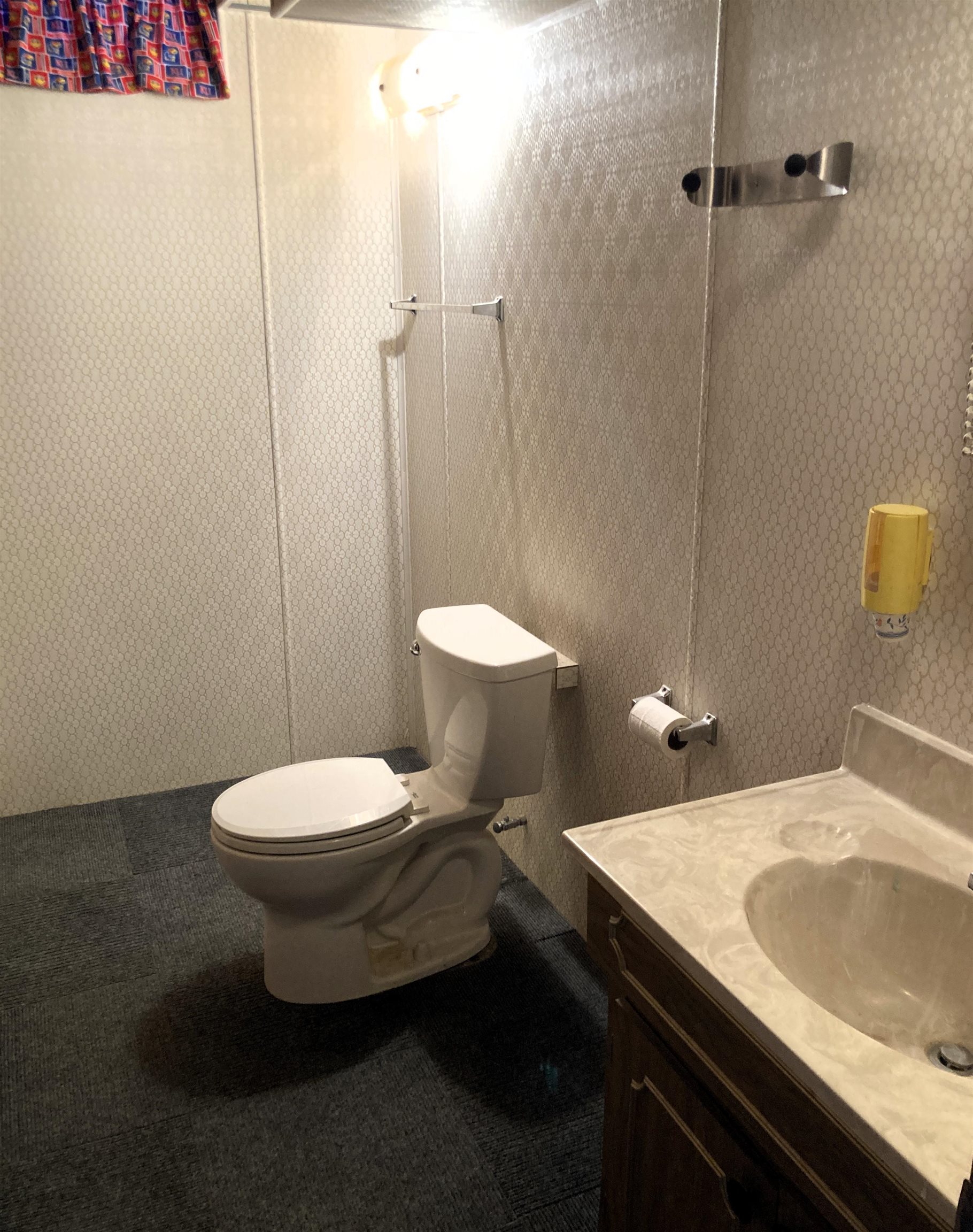 Newton, Kansas 67114, United States, 3 Bedrooms Bedrooms, ,2 BathroomsBathrooms,Residential,Pending,62512