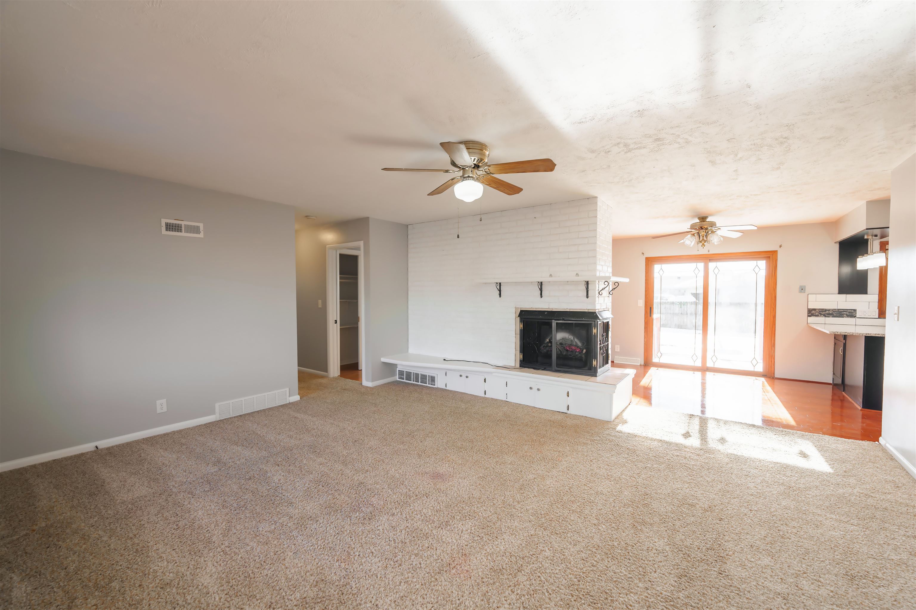 2236 Mayfair Dr, Salina, Kansas image 3