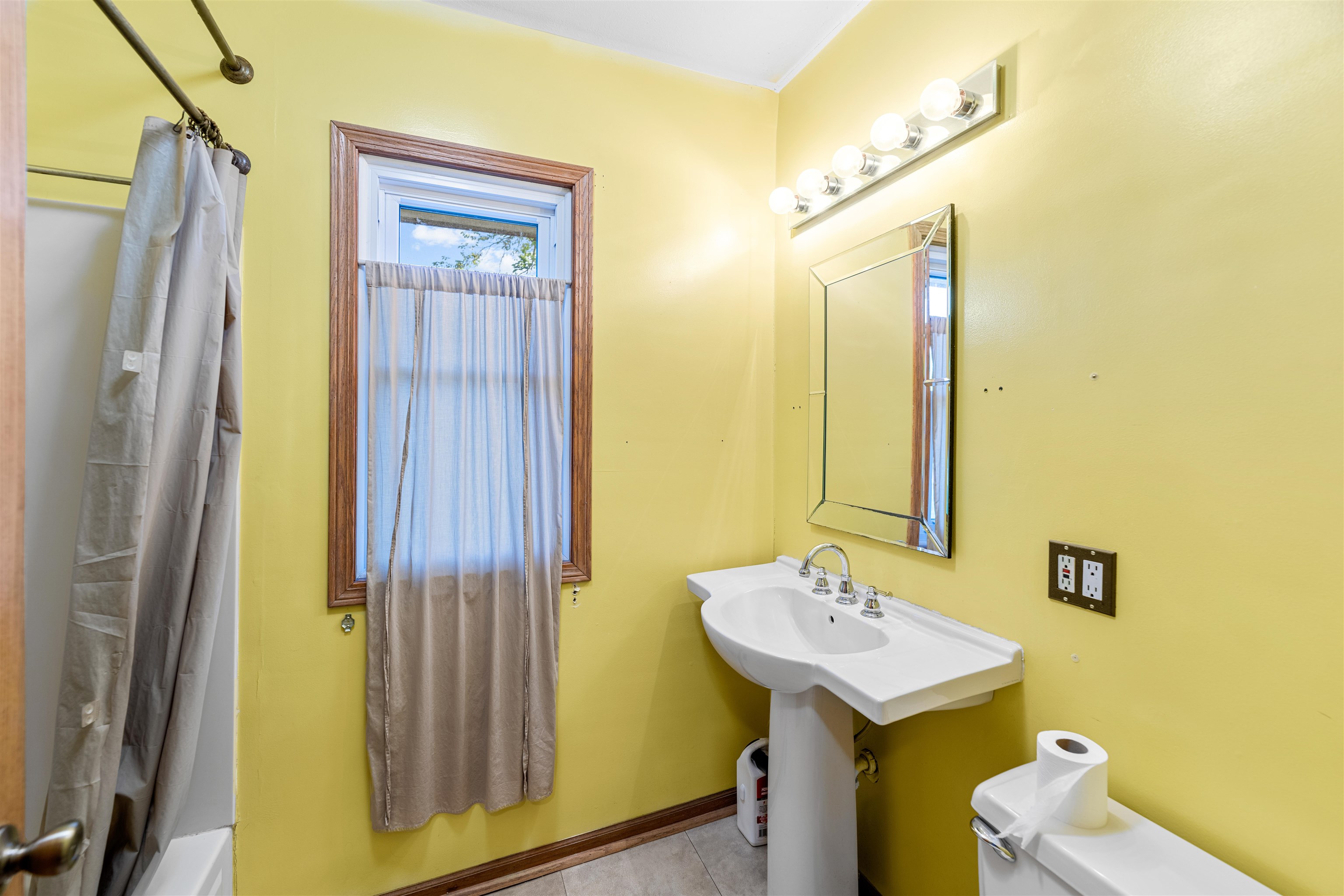 924 Custer St, Salina, Kansas image 5