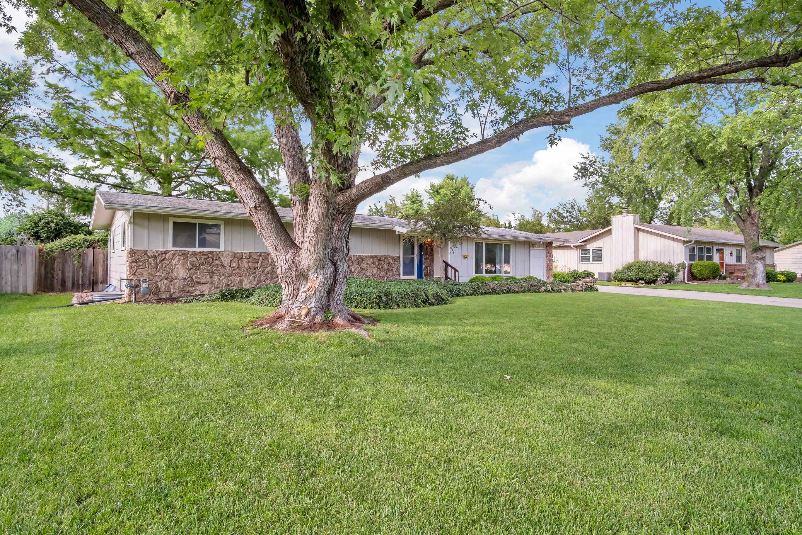 916 Trinity Dr, Newton, Kansas image 7