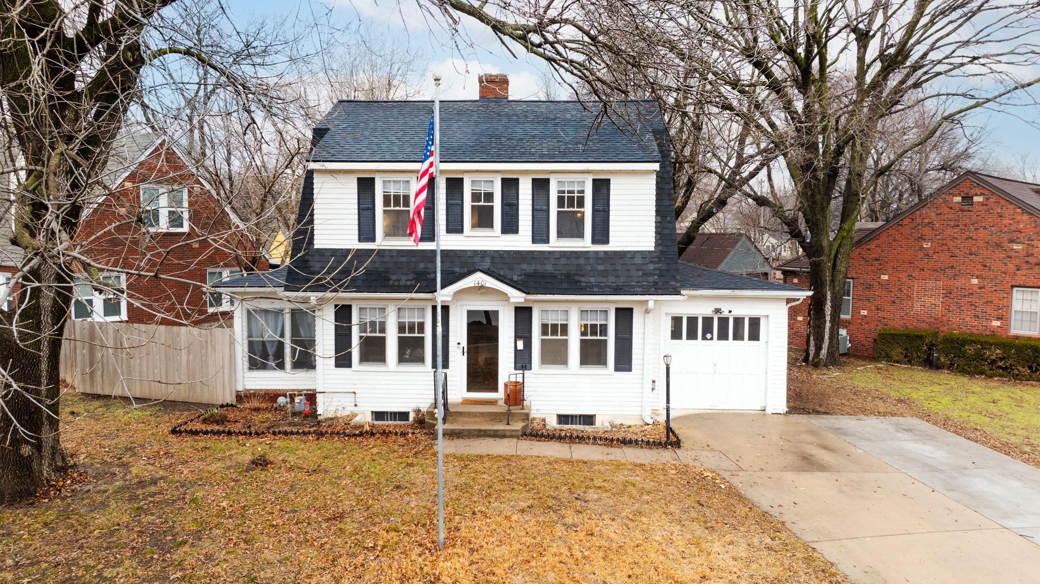 Wichita, Kansas 67203, United States, 3 Bedrooms Bedrooms, ,2 BathroomsBathrooms,Residential,Pending,66099