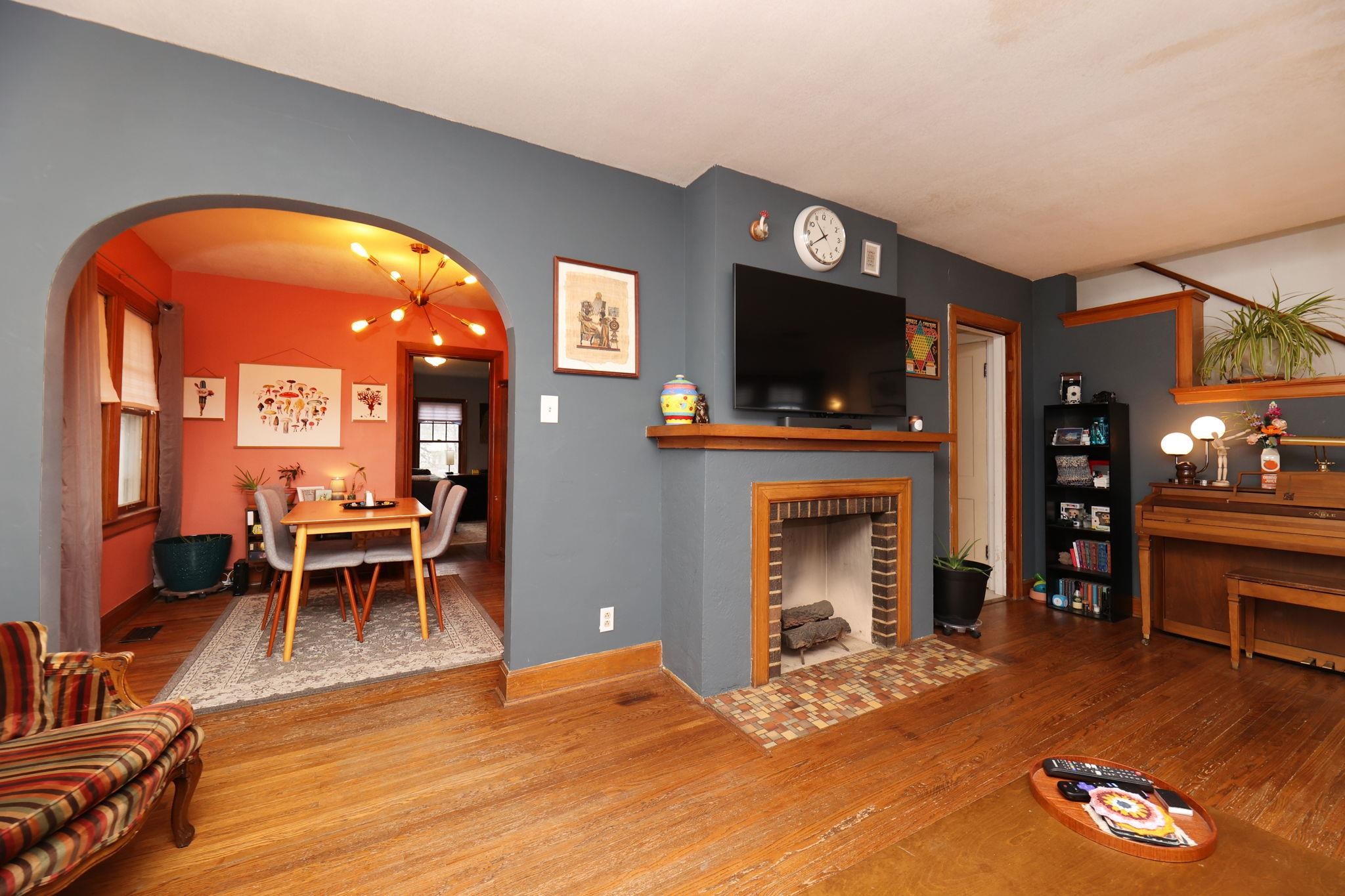 Wichita, Kansas 67203, United States, 3 Bedrooms Bedrooms, ,2 BathroomsBathrooms,Residential,Pending,66099