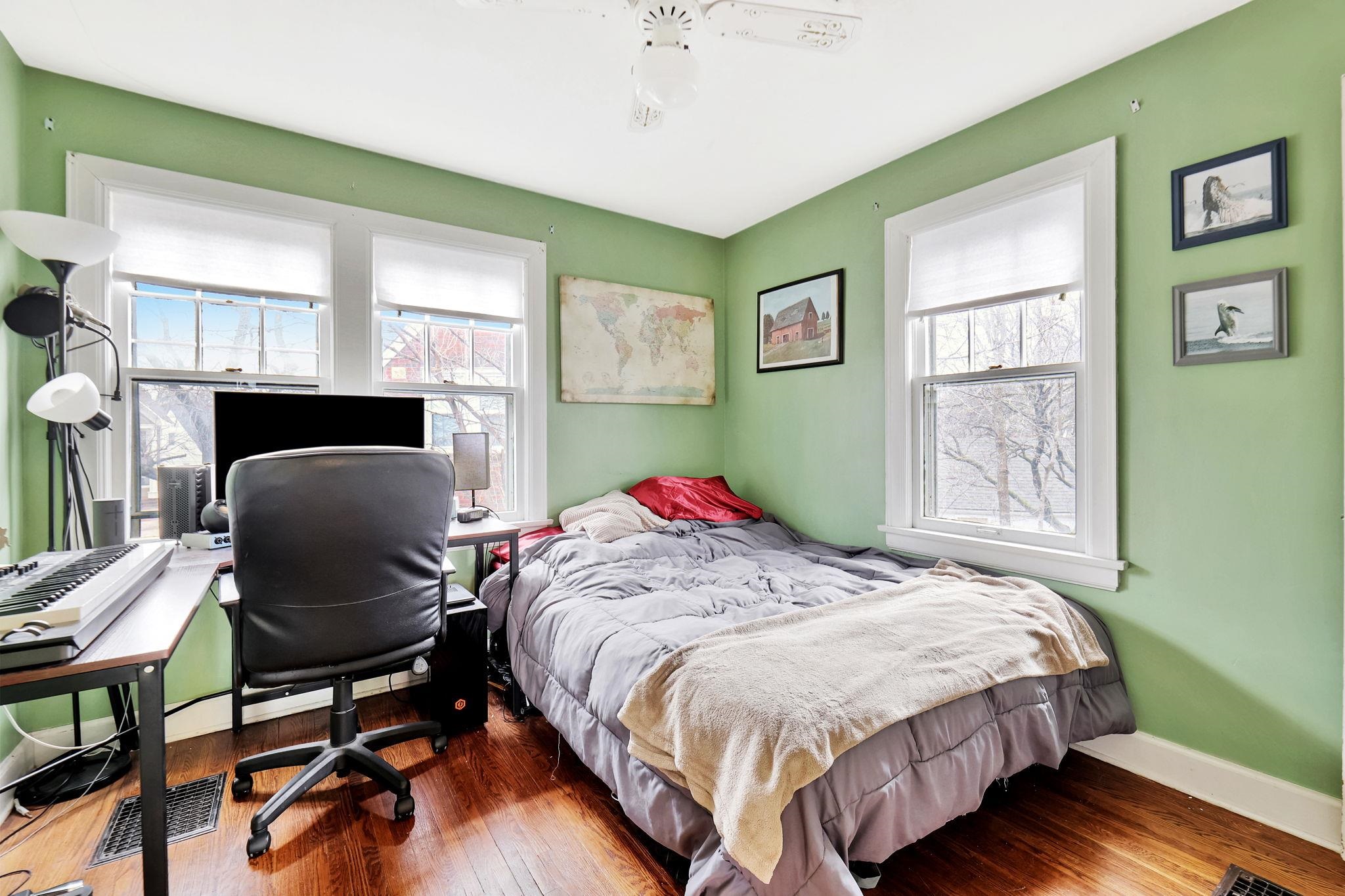 Wichita, Kansas 67203, United States, 3 Bedrooms Bedrooms, ,2 BathroomsBathrooms,Residential,Pending,66099