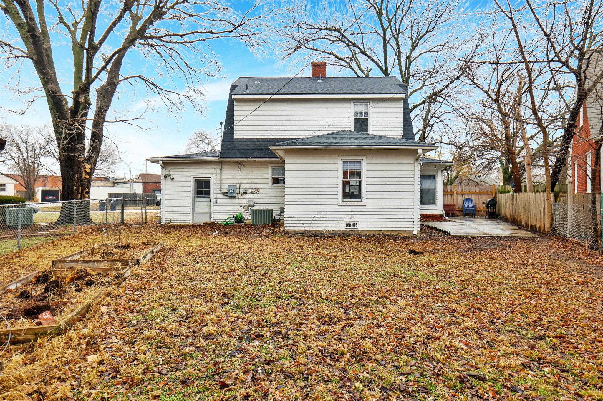 Wichita, Kansas 67203, United States, 3 Bedrooms Bedrooms, ,2 BathroomsBathrooms,Residential,Pending,66099